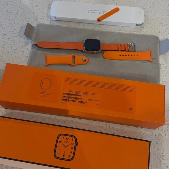Hermès Apple Watch NEW - Picture 4 of 6